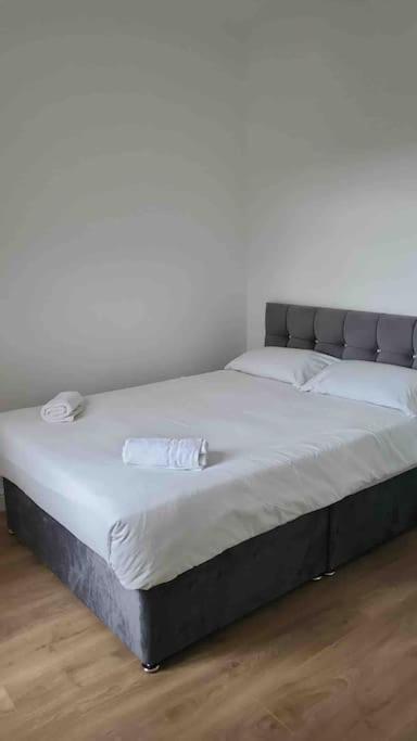 Catherine 5 Bedroom House Crewe Exterior foto